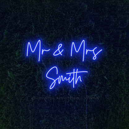Mr & Mrs Neon Sign (Mr & Mrs Smith)